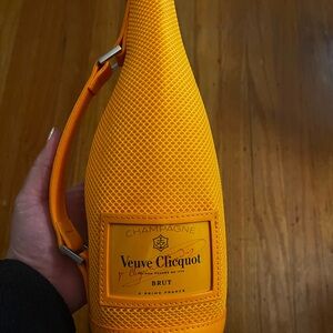 Veuve Clicquot Brut Insulated Champagne Bottle Carrier-Iconic Yellow- Like New